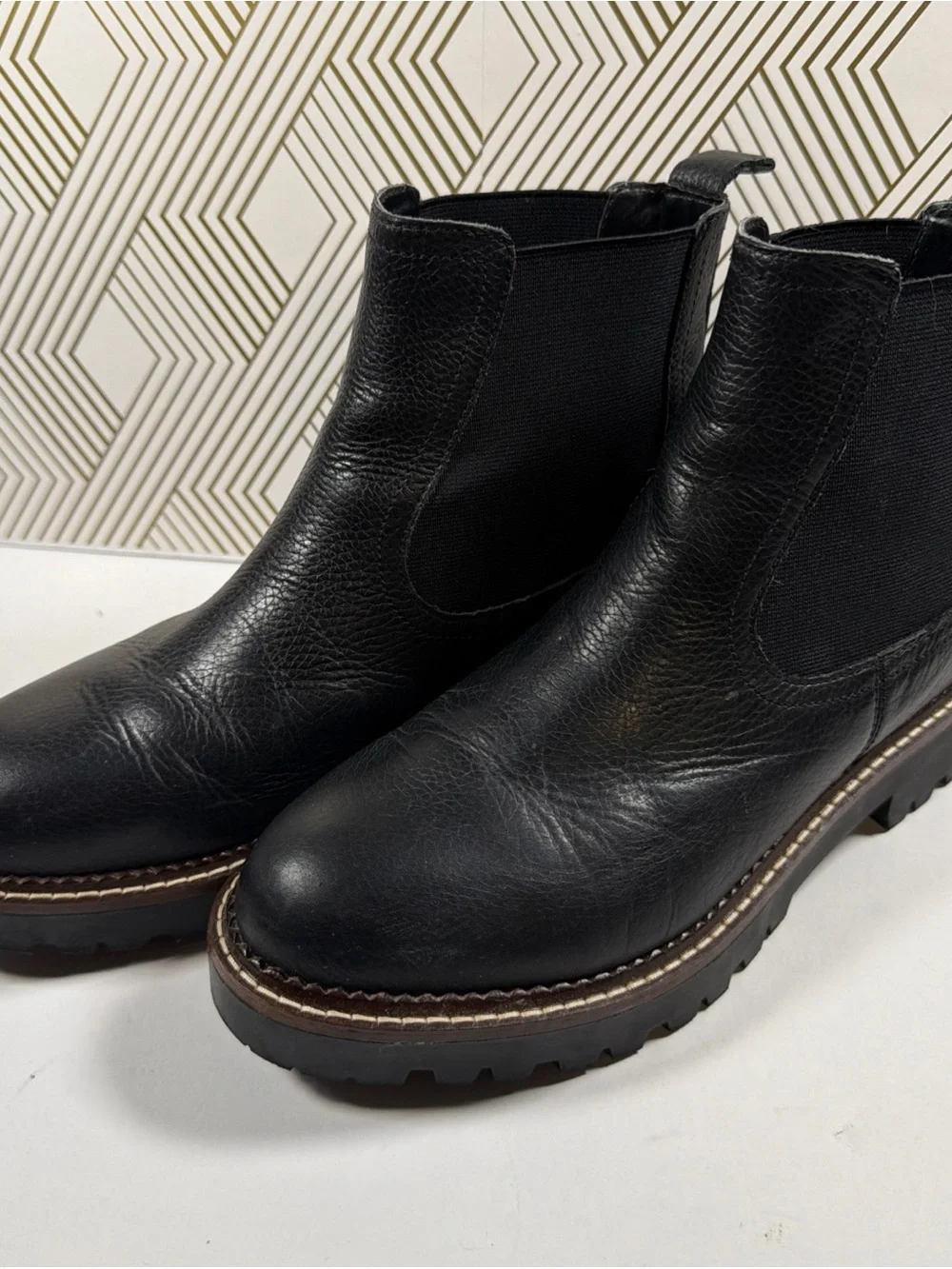 Calson women’s Black Leather Chelsea Lug Boots - Classic Pull-On Style